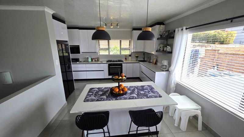 3 Bedroom Property for Sale in Island View Western Cape